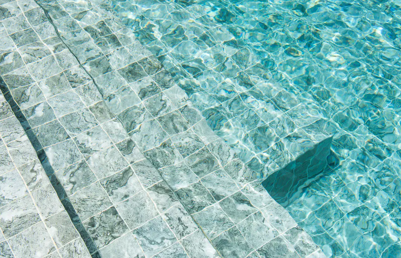 6 Carrelage et mosaïque de piscine à Lausanne